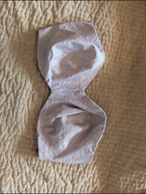 Delimira Strapless Jacquard Bandeau Bra in Light Creamy Tan
